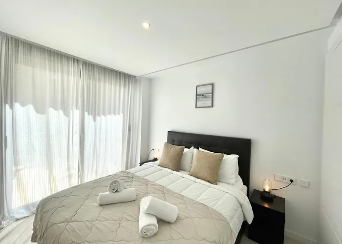 Modern 3 Bedroom 300 Meters To The