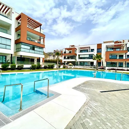 Apartament Modern 3 Bedroom 300 Meters To The