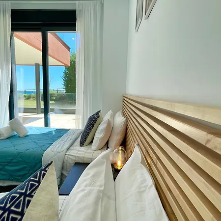 Apartament Modern 3 Bedroom 300 Meters To The