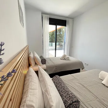 Apartament Modern 3 Bedroom 300 Meters To The